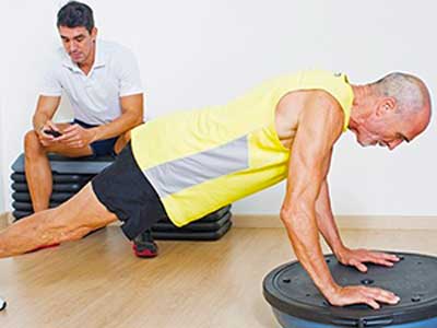 Bad Personal Trainer - Sitting on the Job